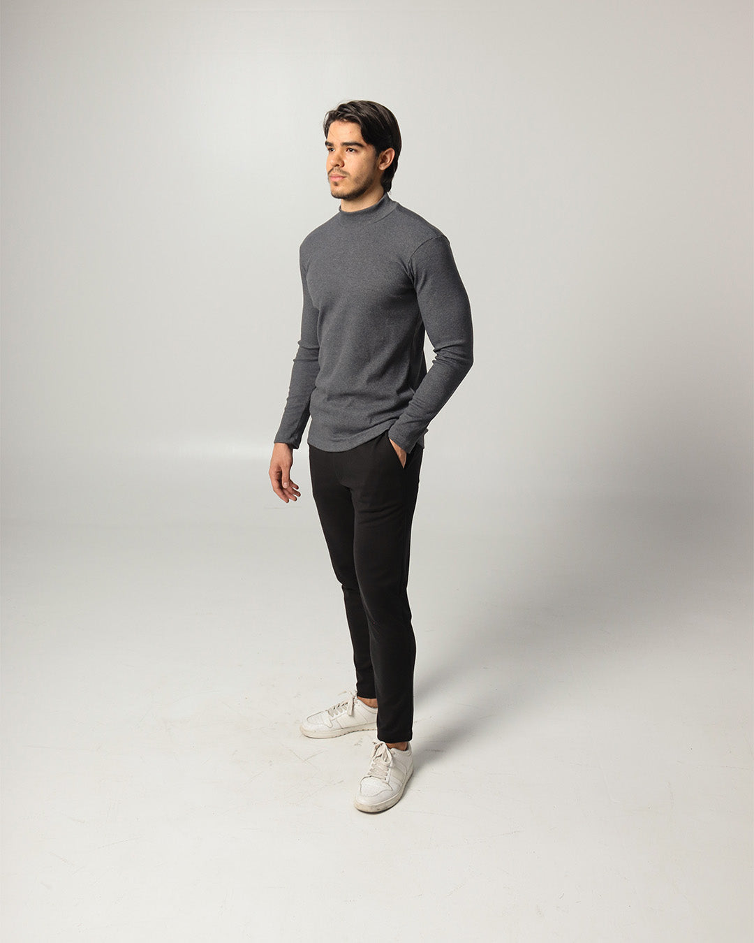 gris oscuro