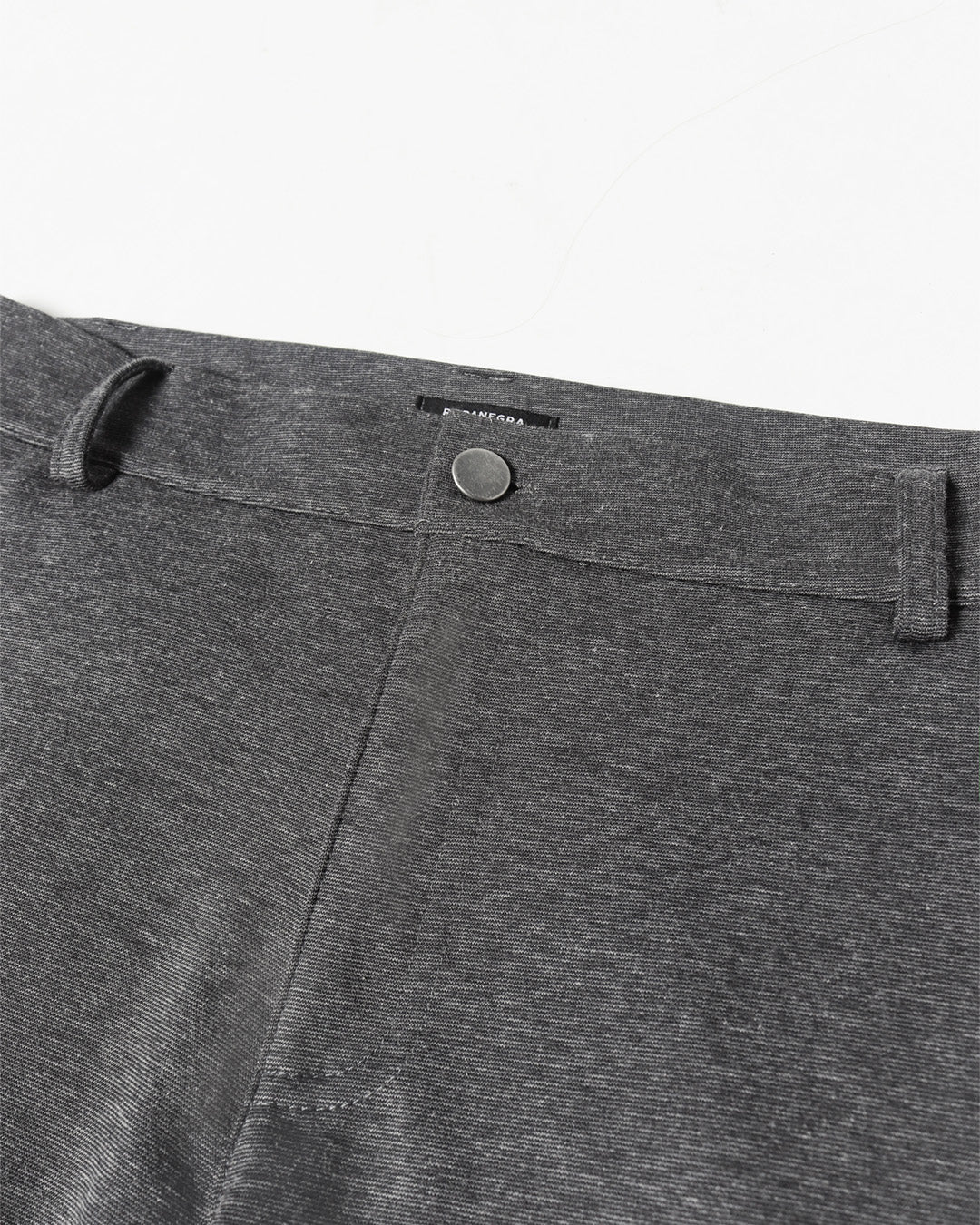 gris oscuro